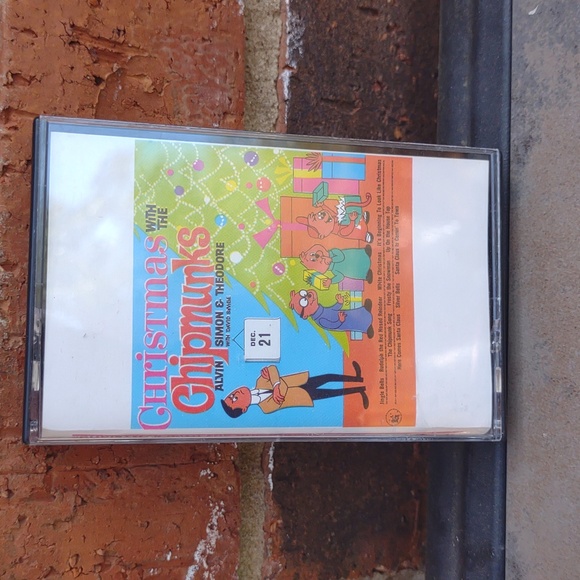 Vintage Alvin and the Chipmunks Christmas with the Chipmunks Tape - Picture 2 of 7